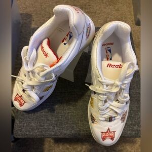 Reebok White Rare All-Star 2006 Graphic Sneakers/Size 10